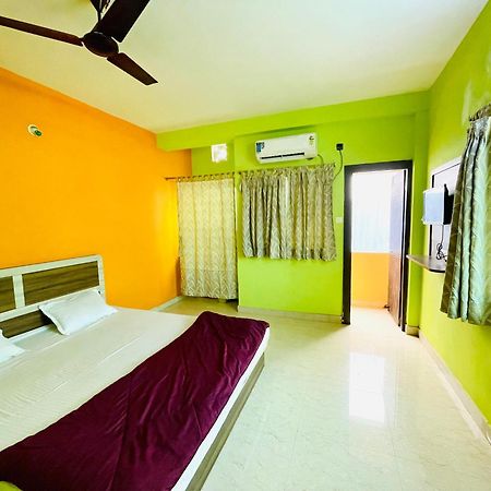 Hotel Falcon House ! Puri - Shriyash Group Exterior photo